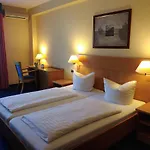Thalfried Hotel *