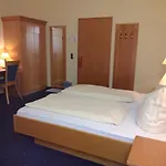 Thalfried Hotel *