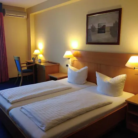 Thalfried Hotel *